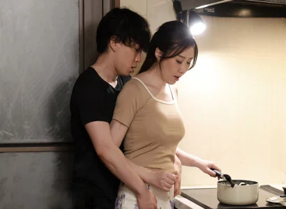 Bà mẹ kế nện con chồng