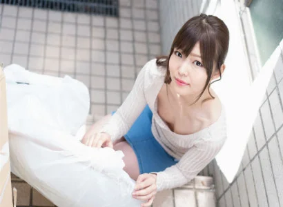 Người đàn bà mặc hở hang ra vứt rác và cái kết không ai ngờ