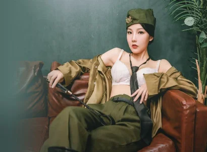 Anh phang nữ thủ trưởng vú to xinh đẹp